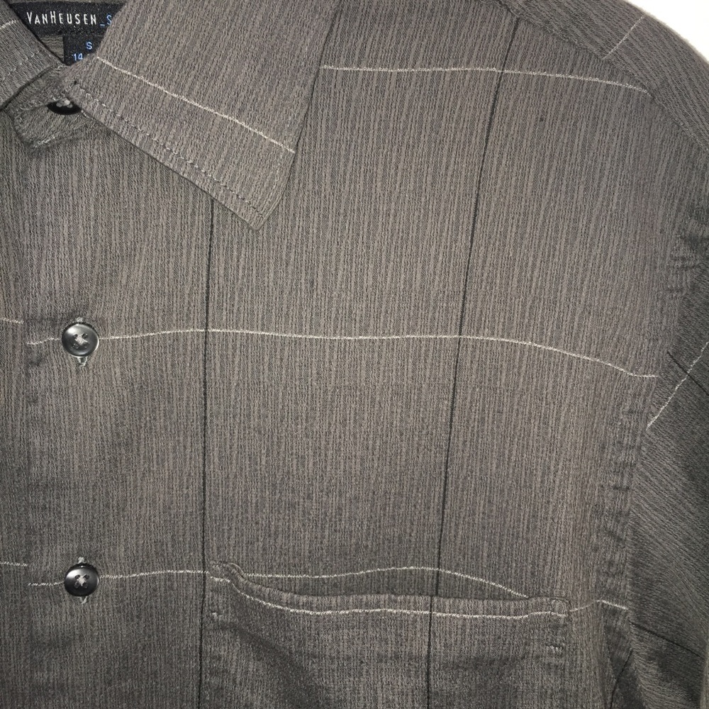 VAN HEUSEN SHORT SLEEVE SHIRT